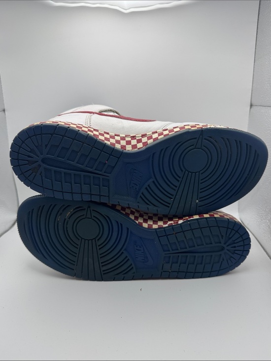 Athletic_Shoes
